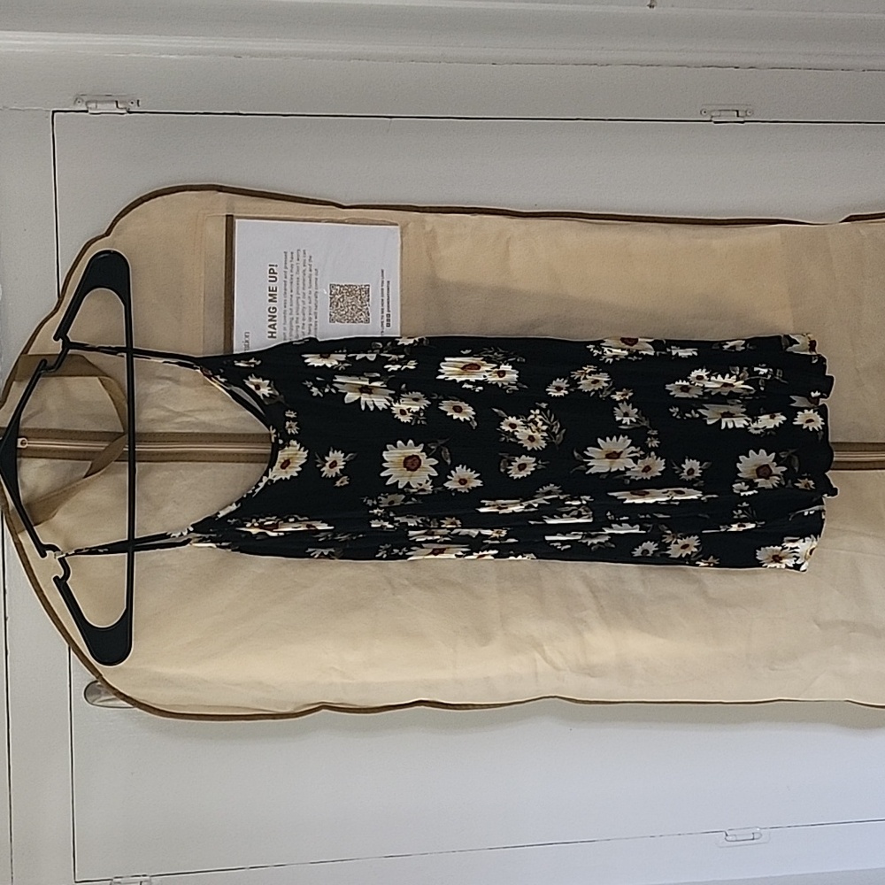Forever 21 black sunflower sundress
